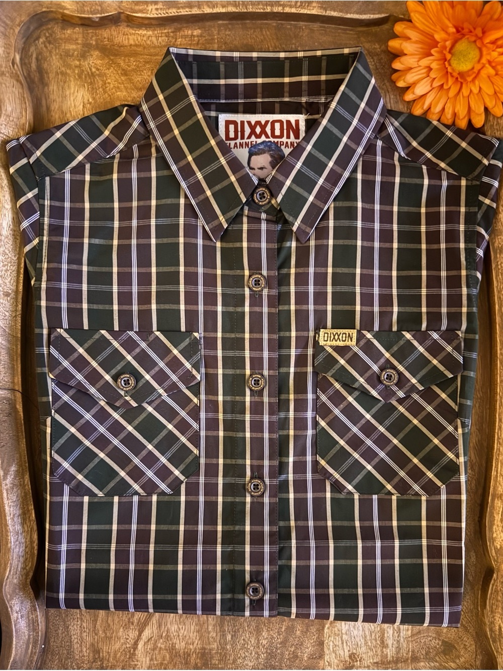 Dixxon Women's Green Plaid Button-Up Shirt